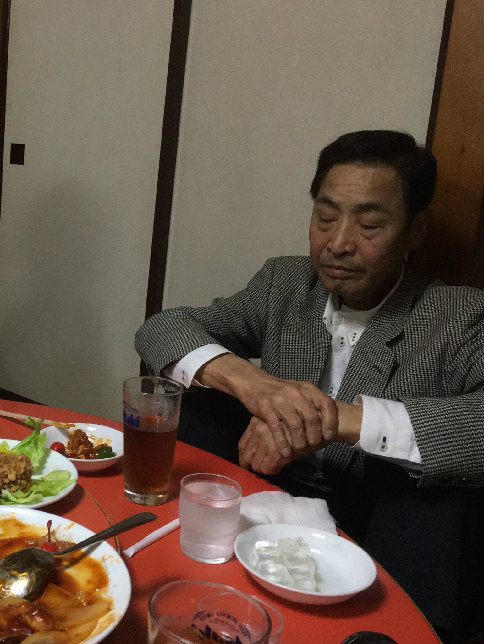 お互いに聞きたいことがありすぎる。でも一つずつ分かり合えばいい。(1年前の英語版ツイートを元に再現しています) https://t.co/5UiHhKgGHz