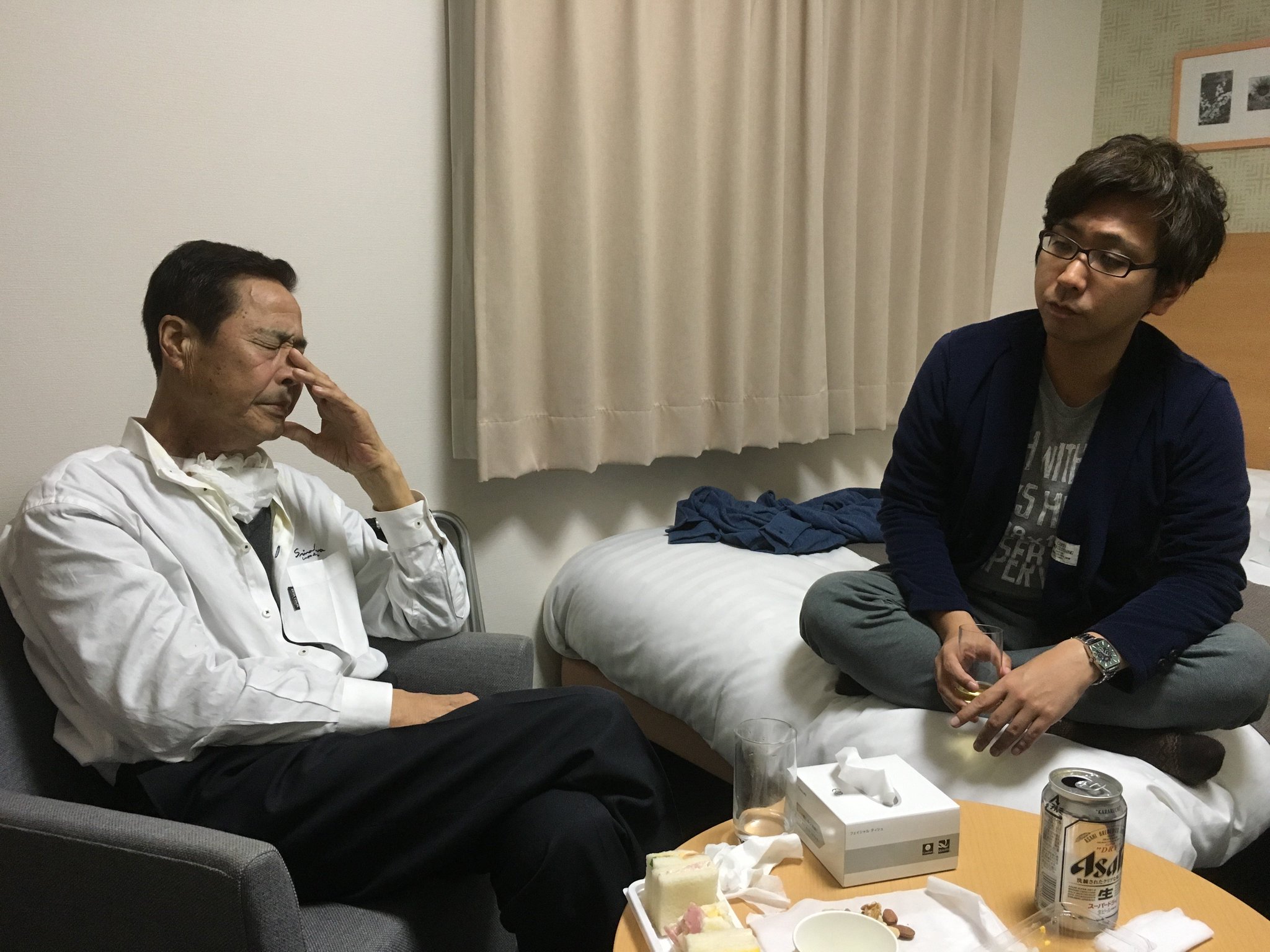 Mr.ハタは少し安心した。彼は、息子と妻を捨てたことが原因で息子が父親になれないのではないかと心配していたのだ。(1年前の英語版ツイートを元に再現しています) https://t.co/QvcIfBnwzF